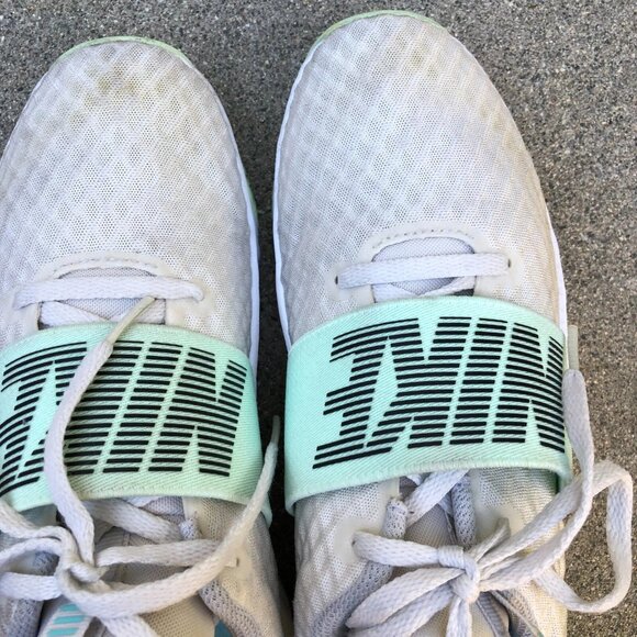 2021 Nike In Season TR 9 Women's Sz 7 White Blue Training Shoes AR4543-013 - Picture 6 of 9